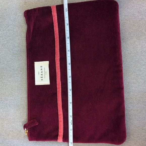 Sezane velvet pouch. - Picture 3 of 4